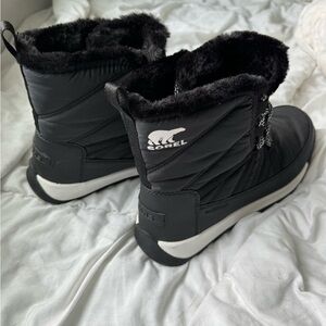 Sorrel black waterproof snow boots. size 9